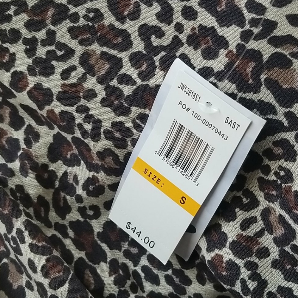 Clothes - Picture 4 of 4